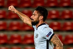 Rennes 1-2 Chelsea: Giroud books last-16 spot for Blues with late header