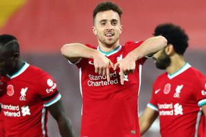 Liverpool 2-1 West Ham: Jota strikes late to win it for the champions