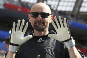 Barthez returns to Toulouse as goalkeeper consultant