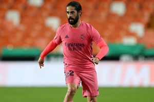 Rumour Has It: Arsenal want Madrid's Isco as Barcelona, Liverpool eye defender