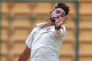 After losing his father, Siraj opts to stay back with the Indian team after BCCI gave him the option of flying back