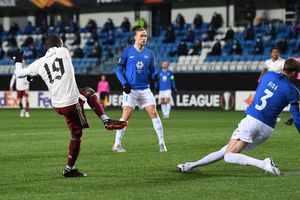 Molde 0-3 Arsenal: Pepe makes amends as Gunners reach next round