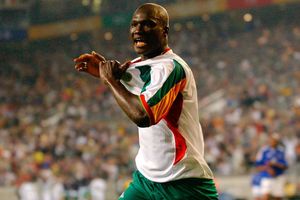 Former Senegal star Papa Bouba Diop dies at 42