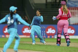 Women's T20 Challenge: Supernovas sets up title clash Trailblazers
