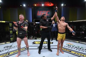 UFC Vegas 14 results: Dos Anjos claims split decision, Willaims KOs Al-Hassan