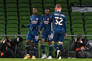 Dundalk 2-4 Arsenal: Gunners seal perfect Group B record
