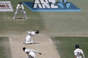 Ian Chappell: Don't ban bouncer but improve batsmen's technique