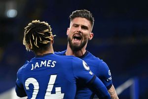 Chelsea 3-1 Leeds United: Giroud and Zouma lead Blues to Premier League summit