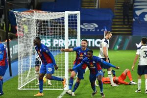Premier League: Crystal Palace 1-1 Tottenham: Late Schlupp strike denies Spurs