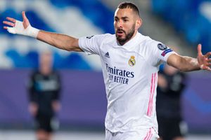 Real Madrid 2-0 Borussia Monchengladbach: Benzema seals progress to spare Zidane