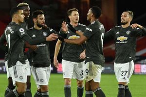 Sheffield United 2-3 Manchester United: Rashford double spares Henderson's blushes