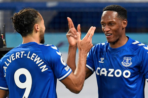 Everton 2-1 Arsenal: Pressure mounts on Arteta as Toffees move second