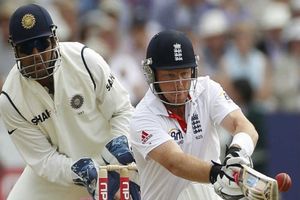 ICC Awards | Rewind: MS Dhoni calls back Ian Bell, the gesture in 2011 helps MSD win Spirt of Cricket