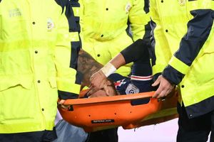 PSG boss Tuchel awaiting scans after tearful Neymar leaves on stretcher