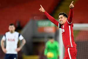 Liverpool 2-1 Tottenham: Late Firmino header puts champions top