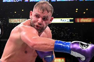 Saunders wants 'big names' after outclassing Murray to retain title