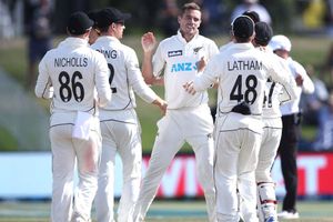 Tim Southee takes 300th Test wicket as New Zealand close in on victory against Pakistan