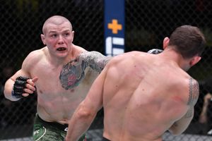 UFC Vegas 16 results: Vettori edges Hermansson for decision in record-breaking main event