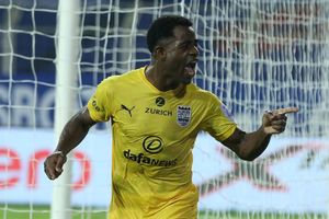 ISL 2020-21: ATK Mohun Bagan vs Mumbai City FC: Ogbeche the difference as Mumbai brave Bagan challenge