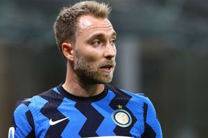 Conte hints at Eriksen's new role amid reports of a Tottenham return
