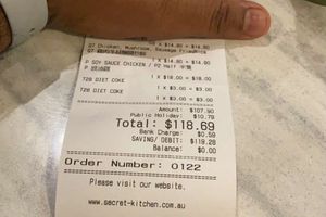 When India fan surprised Rohit Sharma, Rishabh Pant, Shubman Gill paying Rs 6500 dinner bill!