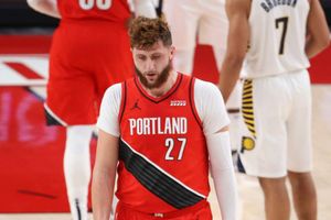 Trail Blazers center Nurkic suffers wrist fracture