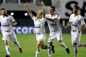 Santos 3-0 Boca Juniors (3-0 agg): Copa Libertadores final to be all-Brazilian affair