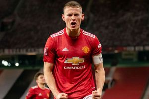Solskjaer salutes 'monster of a human being' McTominay