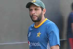 Afridi asks former Pak greats to follow Dravid's footsteps in grooming young talents
