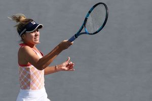 Kenin survives Flipkens scare in Abu Dhabi as Belgian suffers ankle blow
