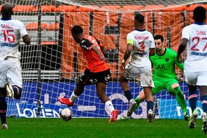 Lorient 3-2 Paris Saint-Germain: Moffi and Wissa stun PSG after Neymar penalty double