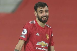 Chelsea boss Tuchel reveals PSG tried to sign Man Utd's Bruno Fernandes