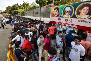 India vs England: Crowds throng Chepauk for tickets, ignore social distancing norms