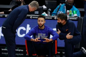 Warriors' Kerr: No COVID-19 protocols in place, absent Curry was just sick