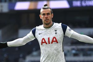 Tottenham 4-0 Burnley: Brilliant Bale at the double for Mourinho's men