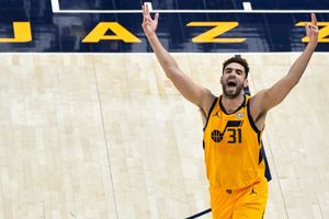 Jazz power to franchise-record 28 threes, Wizards condemn Lakers to third straight loss