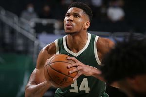 Giannis celebrates devastating Middleton link-up after Bucks beat Kings