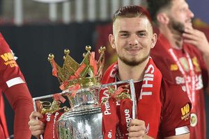 Liverpool to pay 'record amount' of compensation to Fulham for Elliott
