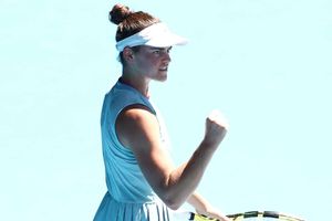 Australian Open: Brady wins all-American affair to reach semis