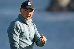 Spieth extends Pebble Beach lead to move within touching distance of drought-ending title