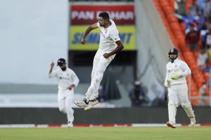 India vs England, 3rd Test: A bizarre match, admits Virat Kohli