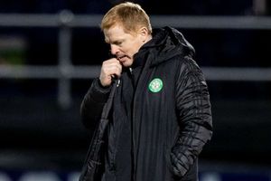 Celtic boss Lennon resigns with Rangers on brink of title