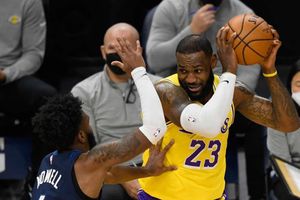LeBron drives Lakers to bounce-back win, Harden lifts Nets in Irving's absence
