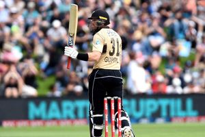 New Zealand vs Australia: Guptill powers up as NZ hold off Aussie fightback to win 2nd T20