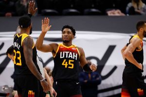 NBA-leading Jazz stay hot, Durant fuels Nets in Warriors reunion