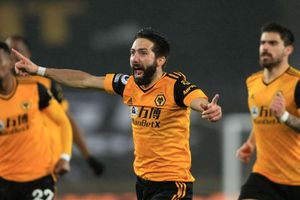Wolves 2-1 Arsenal: Moutinho makes the difference as nine-man Gunners collapse