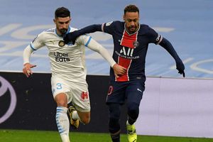 Marseille 0-2 Paris Saint-Germain: No Classique repeat as champions win milestone match