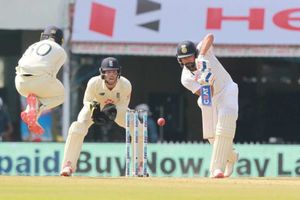 India vs England, 2nd Test: Rohit fifty keeps hosts together at lunch after dismissals of Pujara, Kohli