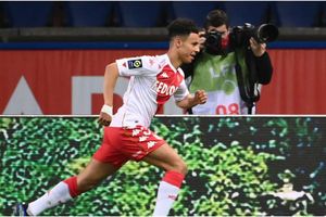 Paris Saint-Germain 0-2 Monaco: Pochettino's side suffer Champions League hangover