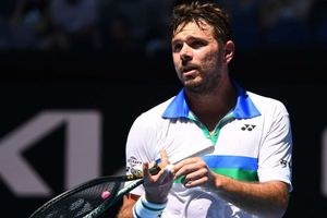 Australian Open: Wawrinka exits after marathon loss to Fucsovics